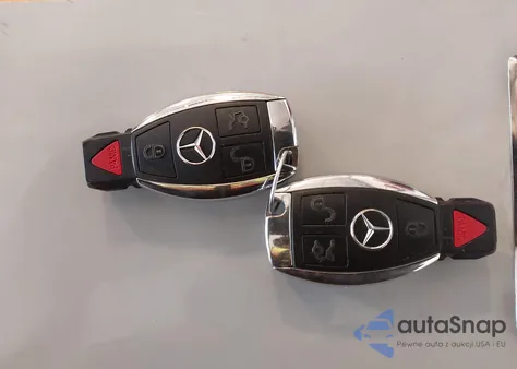 2014 Mercedes-Benz E 350 4Matic z USA, uszkodzony, nr VIN WDDHF8JB4EA980842